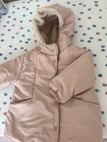 Zara Mont