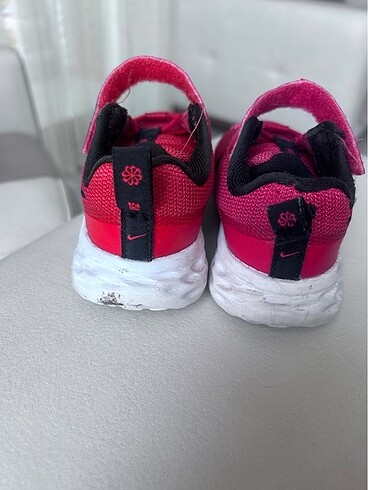 25 Beden Nike Spor Ayakkabı