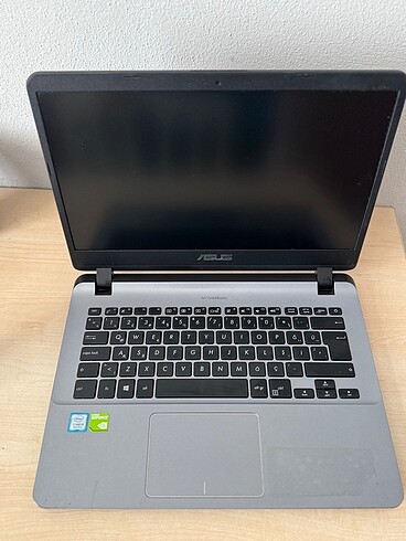 Asus i5-8250U 8GB RAM 14 inç 223GB HDD Temiz Laptop