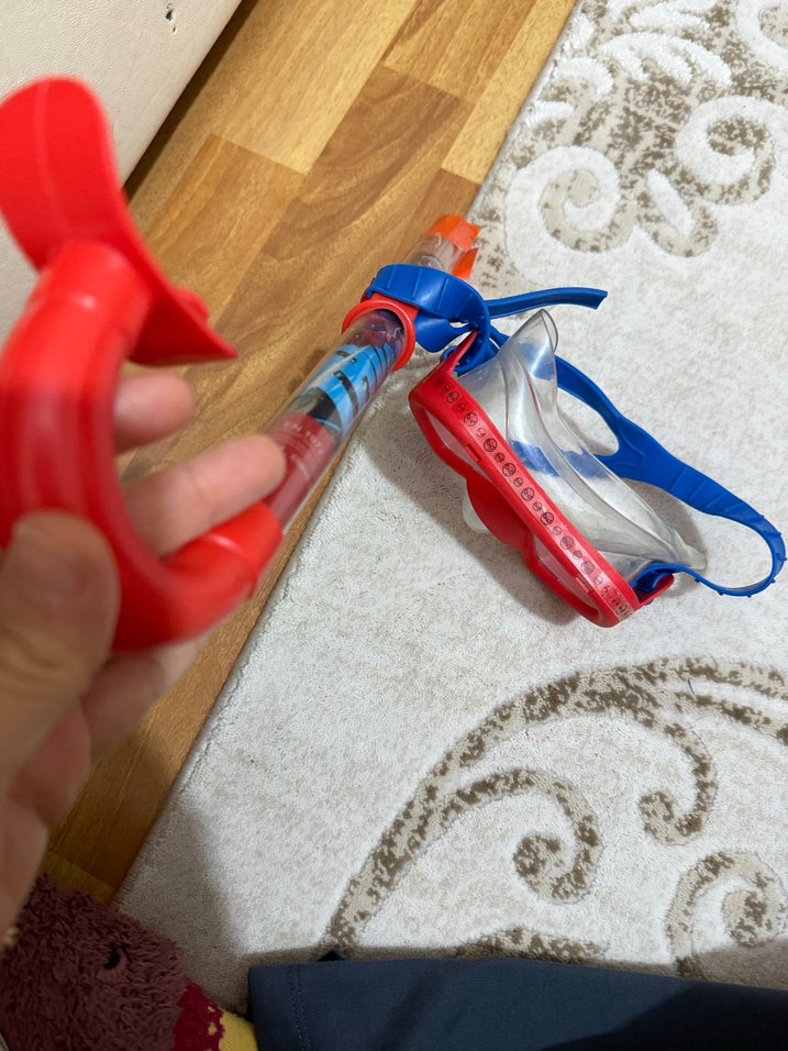 Kırmızı Mini Yüzücü Maskesi ve Şnorkel - Görsel 4