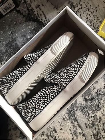 37 Beden siyah Renk Zara sneaker