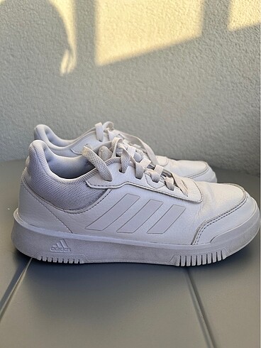 Adidas spor ayakkabı