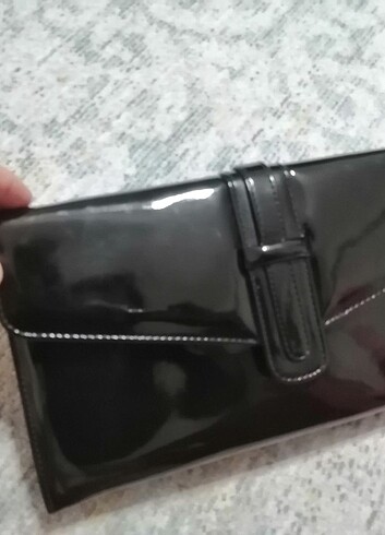 Siyah rugan portföy zarf şeklinde çanta. 