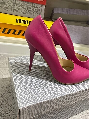 Diğer stiletto ayakkabı