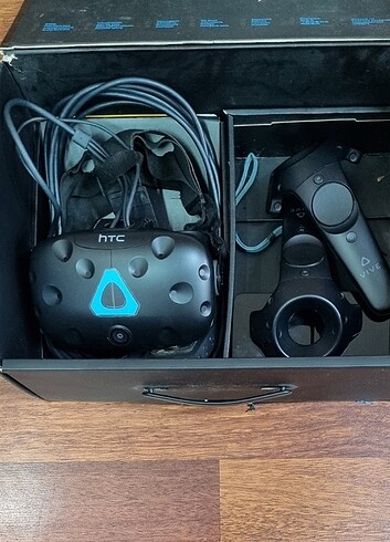 Htc vive vr sanal gerçeklik gözlüğü ve kasası