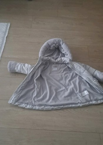 Kız Çocuk Gri Kapüşonlu Nakışlı Mont - Görsel 3