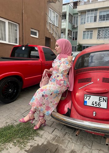 Trendyol & Milla Çiçek Desenli Uzun Kol Elbise