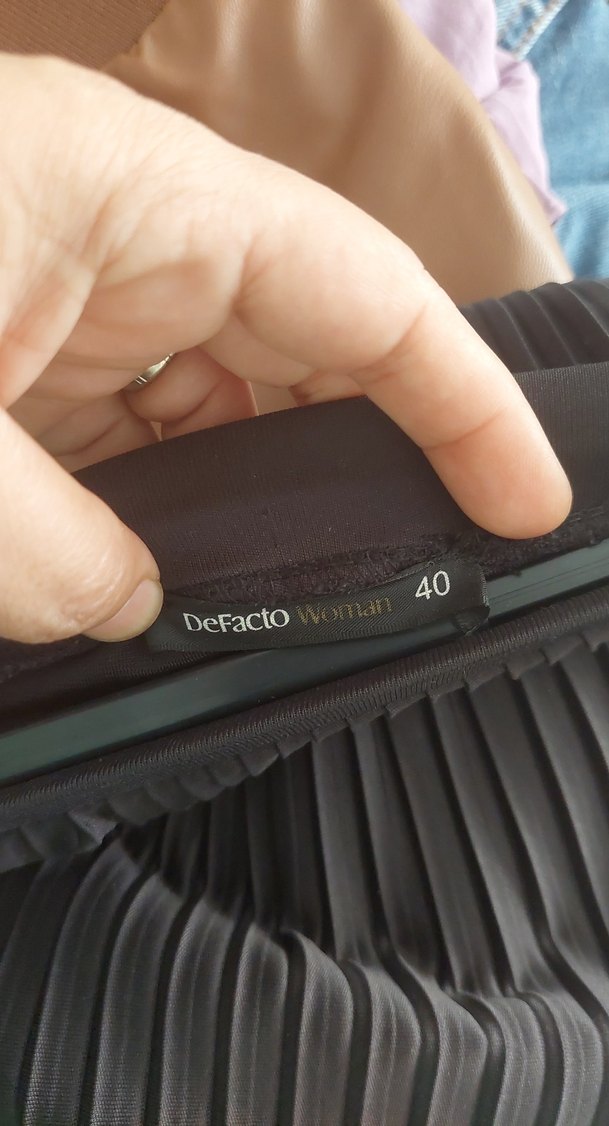 Siyah Piliseli Midi Etek - Görsel 3