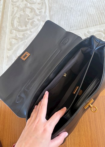 Klasik Siyah Deri Kadın Çanta - Görsel 3