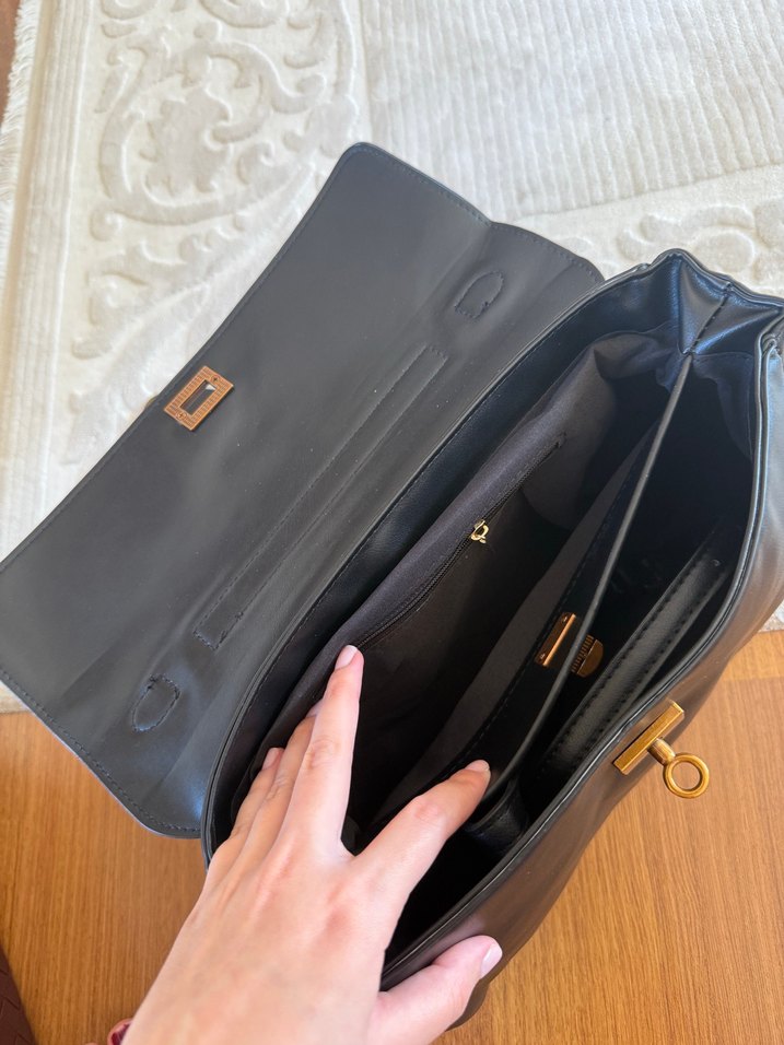 Klasik Siyah Deri Kadın Çanta - Görsel 3