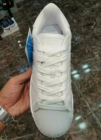 Adidas İthal Sıfır ürün Bay-Bayan model 36 ve 44 numara aralığ