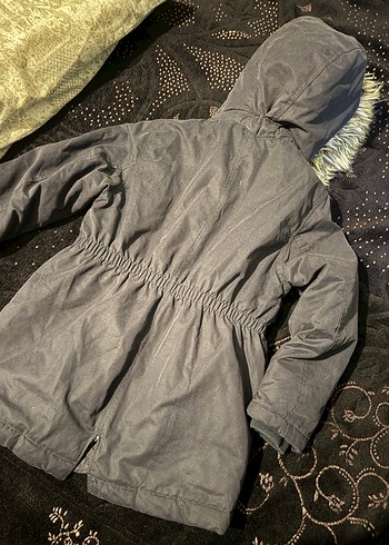 Kürklü Kapüşonlu Kız Çocuk Kaban - Görsel 2