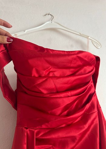 Kırmızı Drapeli Straplez Midi Abiye Elbise - Görsel 3