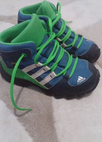 Adidas Çocuk bot