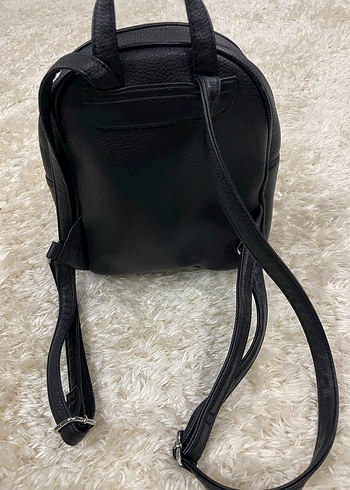 Pull and Bear Siyah Suni Deri Kadın Sırt Çantası - Görsel 2