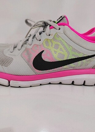 Nike spor ayakkabı