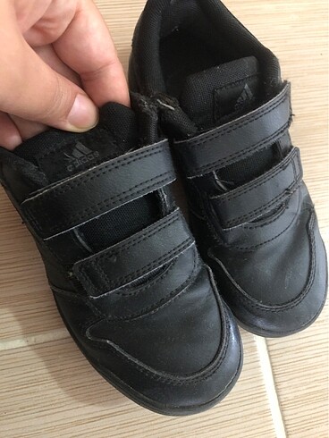31 Beden siyah Renk Adidas orijinal çocuk spor ayakkabısı