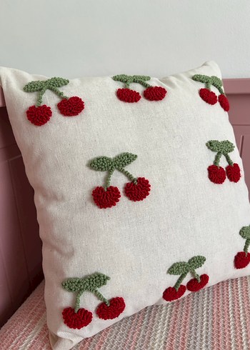 Kiraz Desenli Punch Yastık - Görsel 3