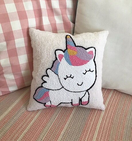 Unicorn Punch Yastık Kılıfı