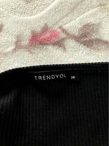 Trendyol Crop Bluz - Görsel 3