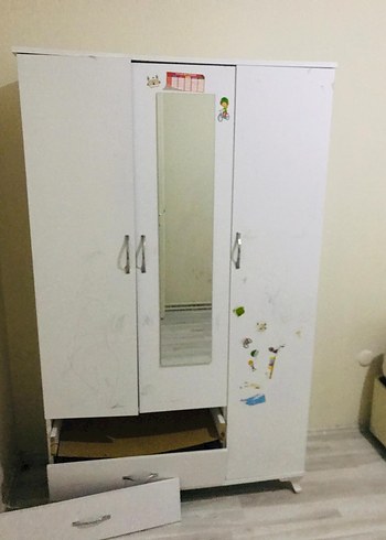 çocuk dolabı 3 kapaklı 2 çekmeceli