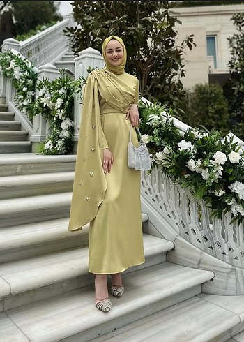 Hilal Atalay Siyah Taşlı Abiye