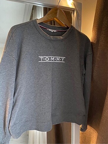 Tommy sweatshirt