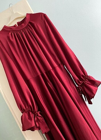 44 Beden kırmızı Renk Koyu kırmızı tesettür abiye elbise
