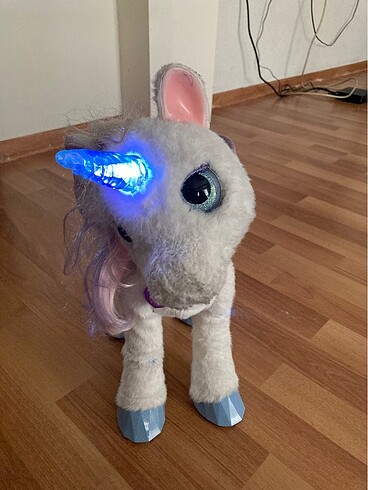 Beden FurReal Unicorn