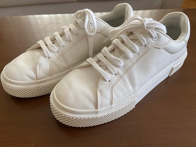 Pull&Bear beyaz spor ayakkabı