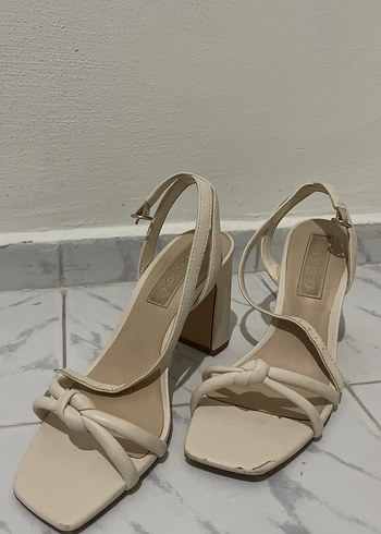 Krem Topuklu ayakkabı - Görsel 2