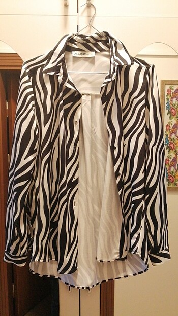Zebra desenli gömlek 