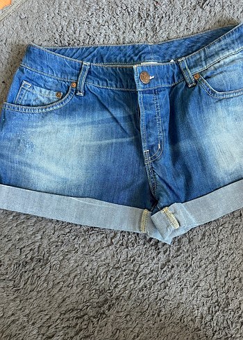 LC Waikiki Düğmeli Loose Fit Mavi Mini Kot Şort