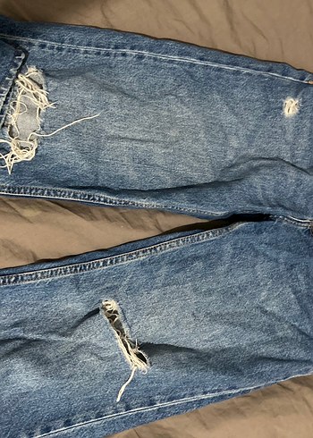 34 Beden Yırtık Detaylı Mavi Kadın Kot Pantolon