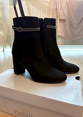 Siyah Tokal detaylı nubuk Topuklu Bot - Görsel 3