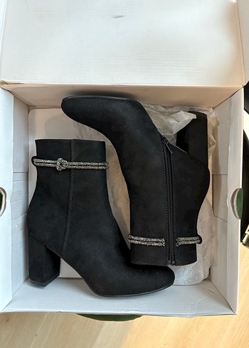 Siyah Tokal detaylı nubuk Topuklu Bot - Görsel 5