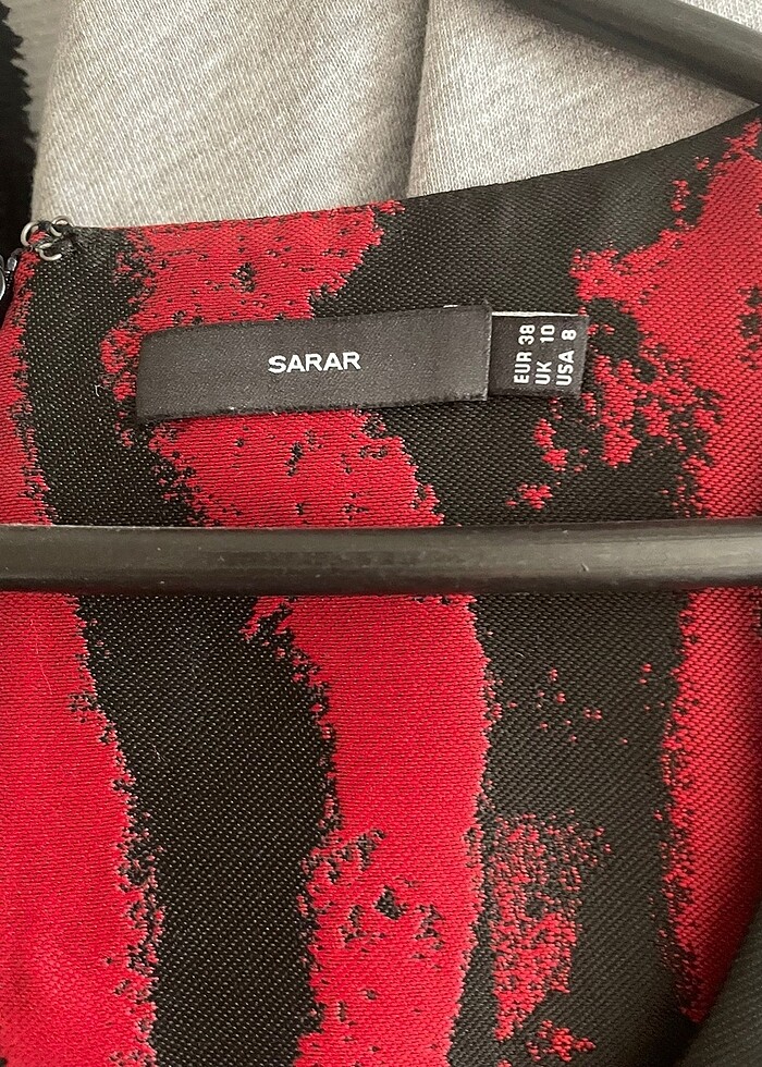 Kırmızı siyah elbise - Görsel 3