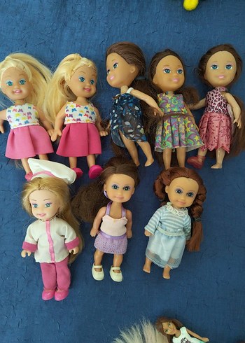 Barbie Renkli ve çeşitli oyuncak bebek koleksiyonu