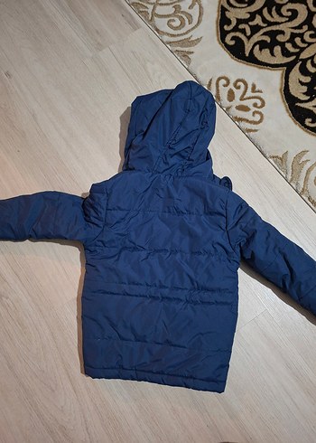 Erkek Çocuk Mavi Düğmeli Kapüşonlu Mont - Görsel 4