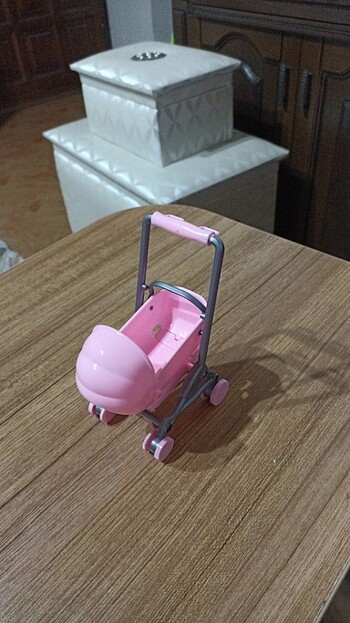 Barbie bebek arabasi