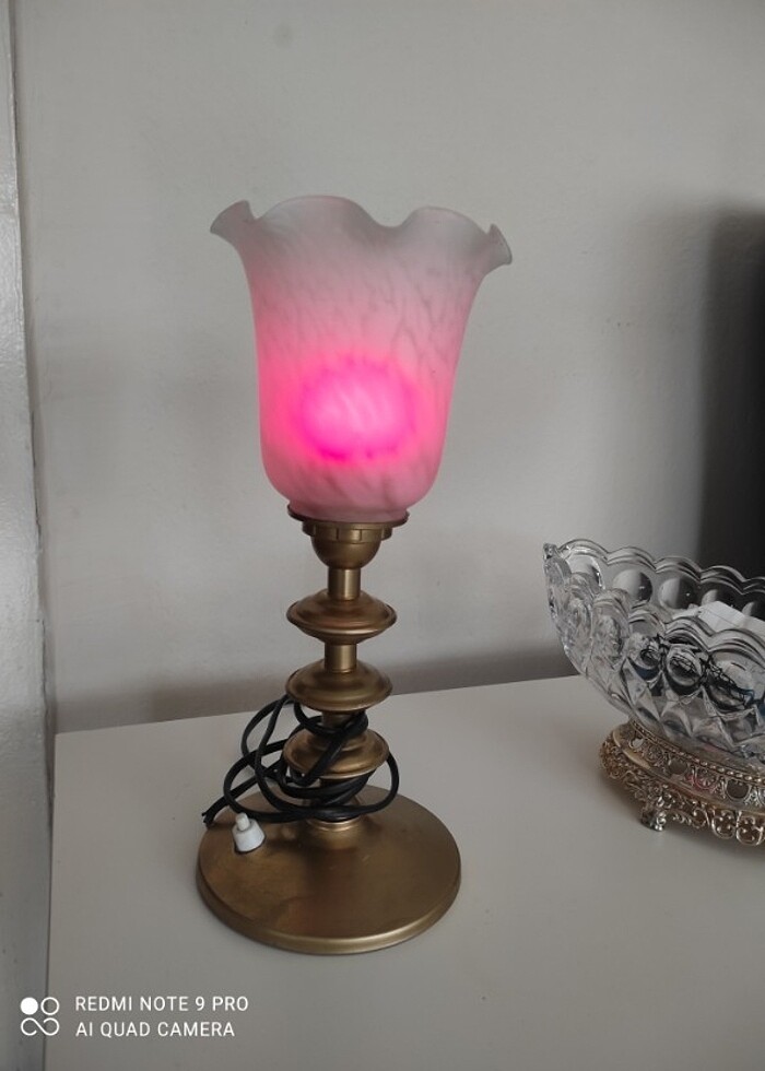 Metal ayaklı masa lambası  - Görsel 2