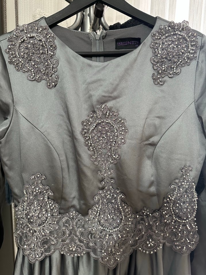 Gri Nakışlı Uzun Kollu Kadın Abiye Elbise - Görsel 2