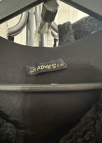 Siyah Kürk Detaylı Kadın Yelek - Görsel 2