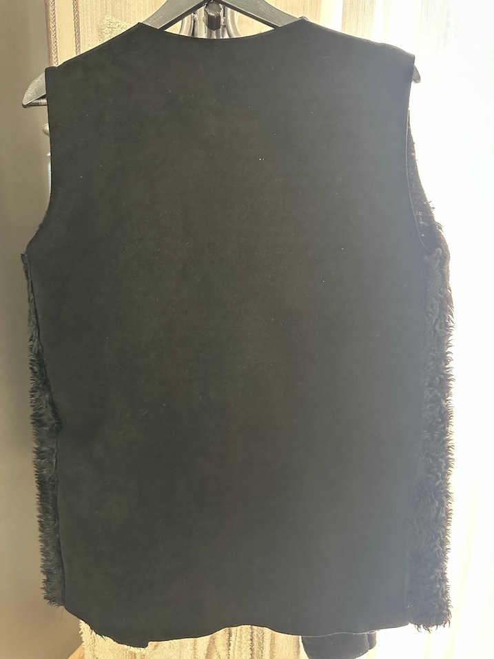 Siyah Kürk Detaylı Kadın Yelek - Görsel 4