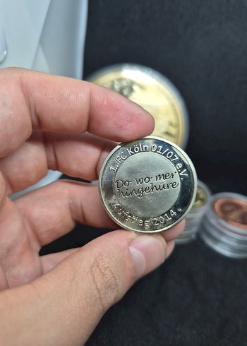 Vintage 1. FC Köln Gri Altın Rozet - Görsel 2