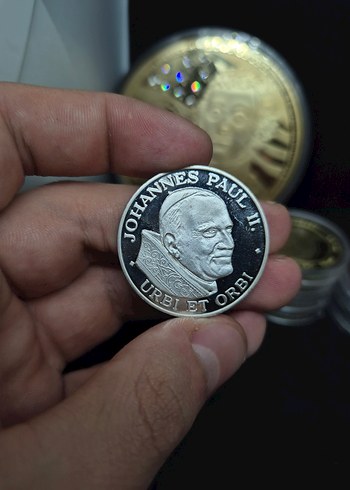 PAPA VE VATİKAN HATIRA PARA MADALYONLAR 3 ADET - Görsel 5