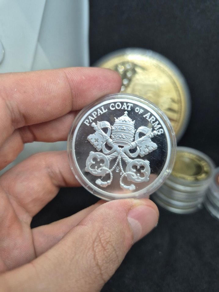 PAPA VE VATİKAN HATIRA PARA MADALYONLAR 3 ADET - Görsel 2