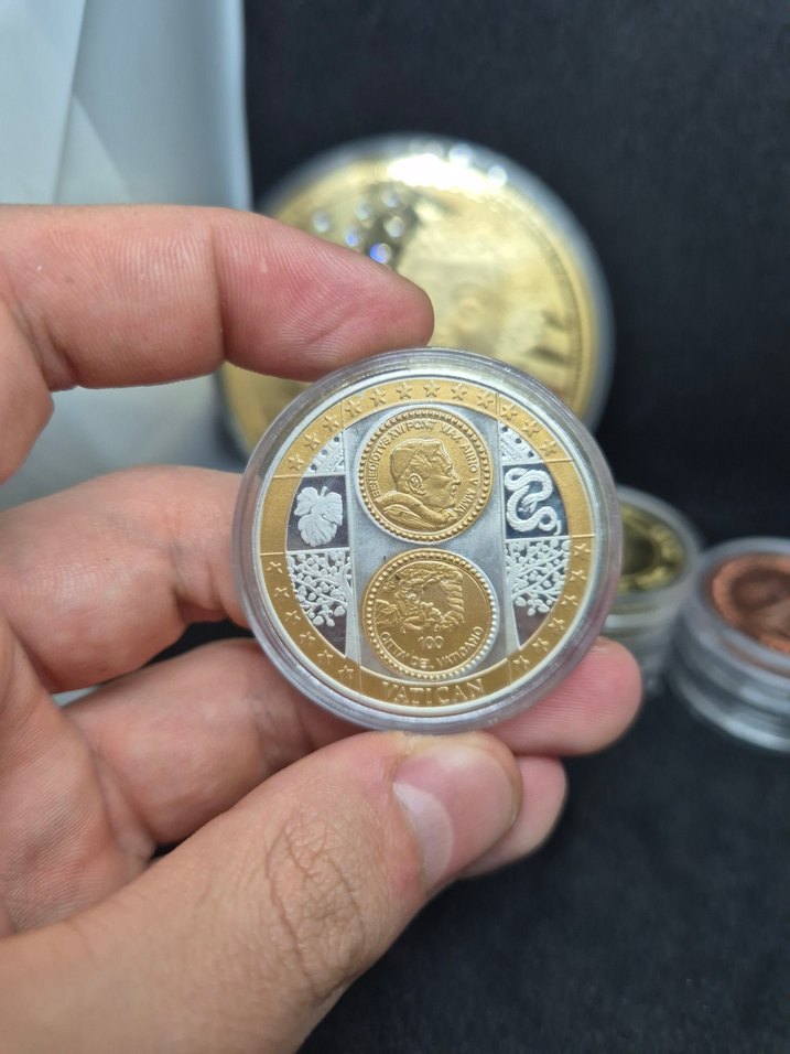 PAPA VE VATİKAN HATIRA PARA MADALYONLAR 3 ADET - Görsel 3