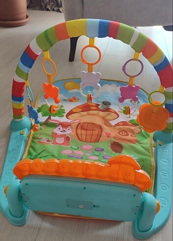 Piyanolu oyun halısı 