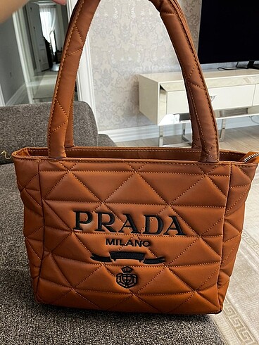 Prada kahverengi deri kadın çanta